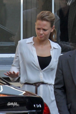 Kimberley_Walsh_at_management_offices_03_10_11_28229.JPG