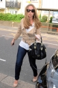 Kimberley_Walsh_in_North_London_27_07_11_28129.jpg