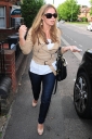 Kimberley_Walsh_in_North_London_27_07_11_28629.jpg