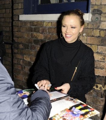 Kimberley_Walsh_leaving_the_Theatre_Royal_24_11_11_281229.jpg
