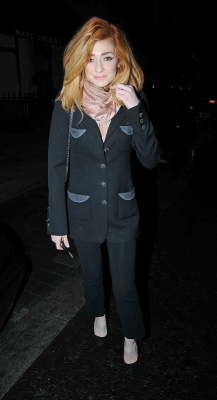 Nicola_and_Kimberley_leaving_Scotts_restauarant_06_01_11_28529.jpg