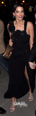 Sarah2C_Kim_Nicola_arrive_at_Sarah_s_engagement_party_7_03_11_2816329.jpg