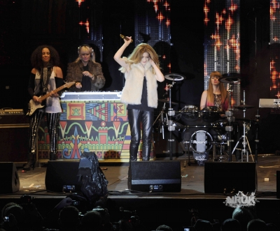 Nic_at_KEY_103_Manchester_Christmas_Lights_Swich_On_10_11_11_282029.jpg