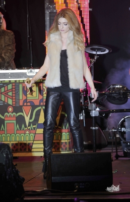 Nic_at_KEY_103_Manchester_Christmas_Lights_Swich_On_10_11_11_284429.jpg