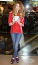 Nic_signs_copies_of_Cinderella_s_Eyes_in_Liverpool_27_09_11_281029.jpg