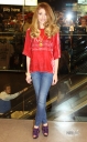 Nic_signs_copies_of_Cinderella_s_Eyes_in_Liverpool_27_09_11_281429.jpg