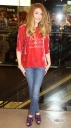 Nic_signs_copies_of_Cinderella_s_Eyes_in_Liverpool_27_09_11_281529.jpg