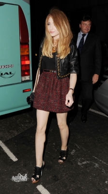 Nicola_arrive_at_the_Theatre_Royal_05_10_11_28129.jpg