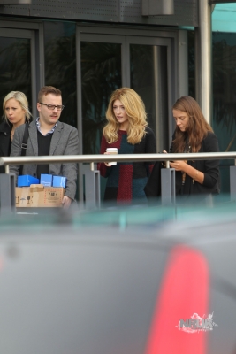 Nicola_arrives_at_a_Carphone_Warehouse_in_London_23_11_11_281429.JPG