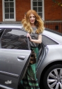Nicola_arriving_at_House_of_Holland_show2C_LFW_17_09_11_281329.jpg