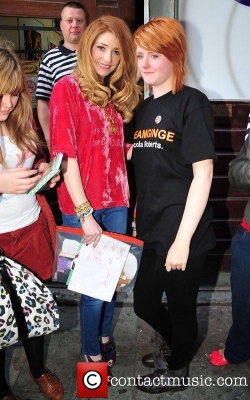Nicola_arriving_at_Juice_FM_in_Liverpool_27_09_11_282029.jpg