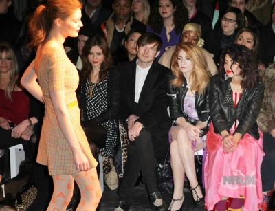 Nicola_attends_House_of_Holland_catwalk_show_19_02_11_28429.jpg