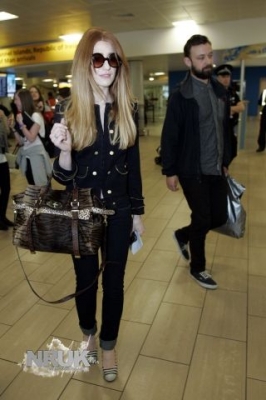 Nicola_Roberts_arriving_at_Glasgow_airport_18_06_11_28129.jpg