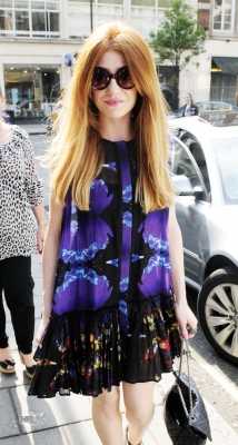 Nicola_Roberts_arriving_at_Radio_One_studios_02_06_11_281829.jpg