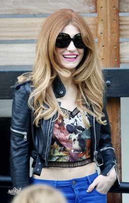 Nicola_Roberts_backstage_at_T4_on_the_Beach_10_07_11_282729.jpg