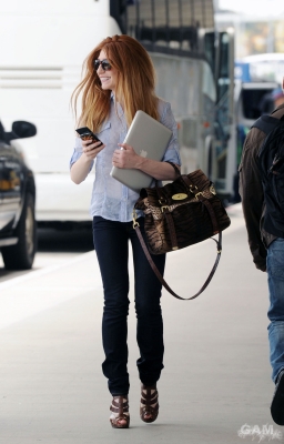 Nicola_Roberts_departing_LAX_22_05_11_281029.jpg