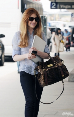Nicola_Roberts_departing_LAX_22_05_11_28129.jpg