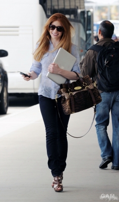 Nicola_Roberts_departing_LAX_22_05_11_28829.jpg