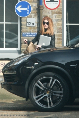 Nicola_Roberts_out_and_about_in_London_15_03_11_28129.jpg