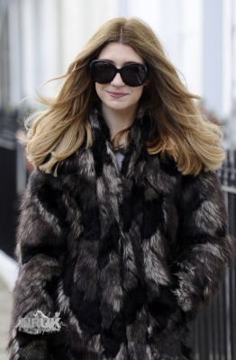 Nicola_Roberts_out_in_Primrose_Hill_09_11_11_28129.jpg