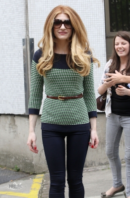 Nicola_Roberts_outside_ITV_studios_20_07_11_281929.jpg