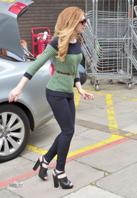 Nicola_Roberts_outside_ITV_studios_20_07_11_282529.jpg