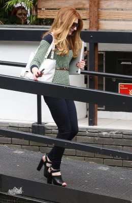 Nicola_Roberts_outside_ITV_studios_20_07_11_283129.jpg