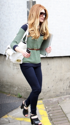 Nicola_Roberts_outside_ITV_studios_20_07_11_283729.jpg