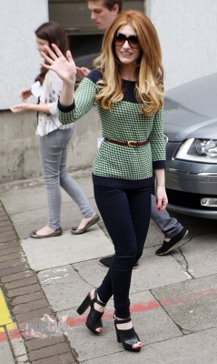 Nicola_Roberts_outside_ITV_studios_20_07_11_28629.jpg
