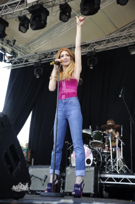 Nicola_Roberts_performs_at_2011Live_Stoke_on_Trent_16_07_11_282729.jpg