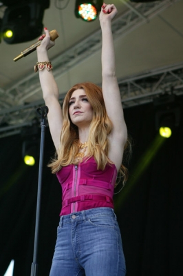 Nicola_Roberts_performs_at_2011Live_Stoke_on_Trent_16_07_11_285129.jpg