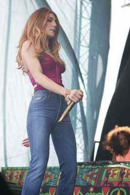 Nicola_Roberts_performs_at_2011Live_Stoke_on_Trent_16_07_11_285729.jpg