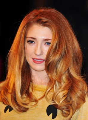 Nicola_signs_copies_of_Cinderella_s_Eyes_in_London_26_09_11_283629.jpg