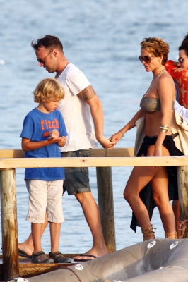 Sarah_and_Tommy_in_Ibiza_15_07_11_281429.jpg
