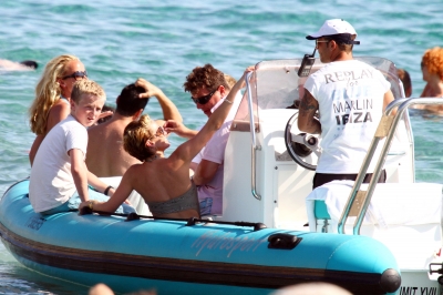 Sarah_and_Tommy_in_Ibiza_15_07_11_282329.jpg