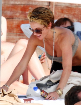 Sarah_and_Tommy_in_Ibiza_15_07_11_283529.jpg
