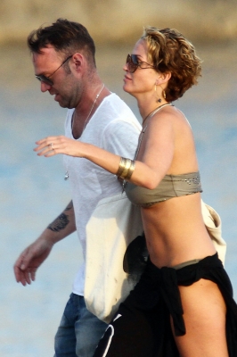 Sarah_and_Tommy_in_Ibiza_15_07_11_284029.jpg