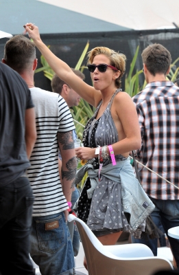 Sarah_Harding_-_Wireless_Festival_Hyde_Park_02_07_11_282529.jpg