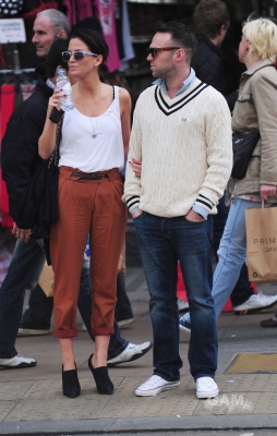 Sarah_Harding_and_Tom_Crane_out_in_London_28_03_11_281529.jpg