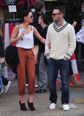 Sarah_Harding_and_Tom_Crane_out_in_London_28_03_11_281729.jpg