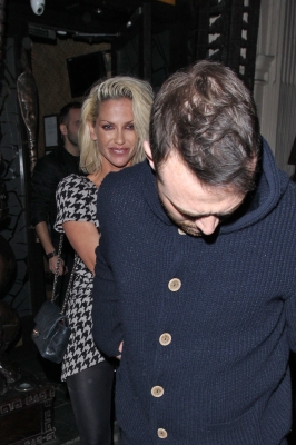 Sarah_Harding_and_Tom_Crane_pictured_leaving_Mahiki_25_01_11_281129.jpg