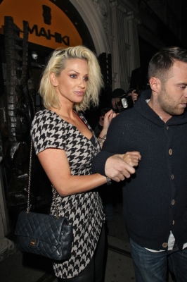 Sarah_Harding_and_Tom_Crane_pictured_leaving_Mahiki_25_01_11_28229.jpg