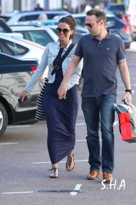 Sarah_Harding_and_Tommy_Crane_in_London_03_05_11_281829.jpg