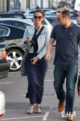 Sarah_Harding_and_Tommy_Crane_in_London_03_05_11_282229.jpg