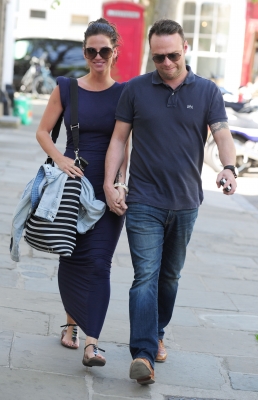 Sarah_Harding_and_Tommy_Crane_in_London_03_05_11_28429.jpg