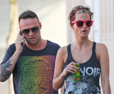 Sarah_Harding_and_Tommy_out_in_Ibiza_08_07_11_28129.jpg