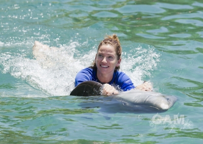 Sarah_Harding_at_Dolphin_Harbor_Miami_Seaquarium_17_06_11_281529.jpg