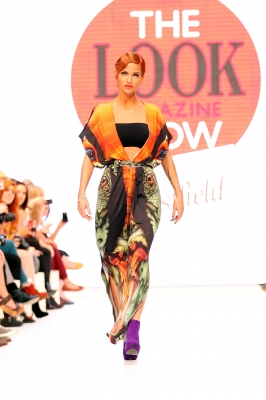 Sarah_Harding_at_Look_Fashion_Show_17_09_11_2810229.jpg