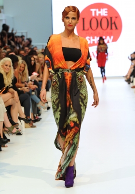 Sarah_Harding_at_Look_Fashion_Show_17_09_11_282129.jpg