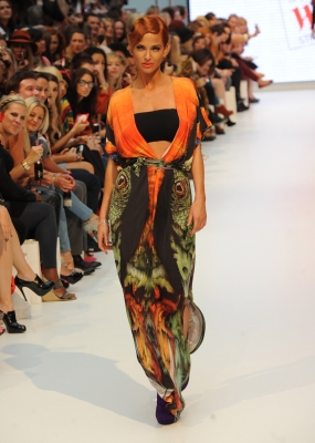 Sarah_Harding_at_Look_Fashion_Show_17_09_11_283229.jpg
